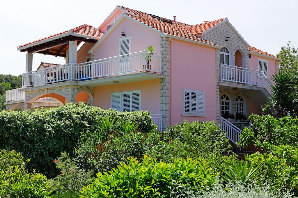 Apartments Julija Vela Luka Eksteriør billede